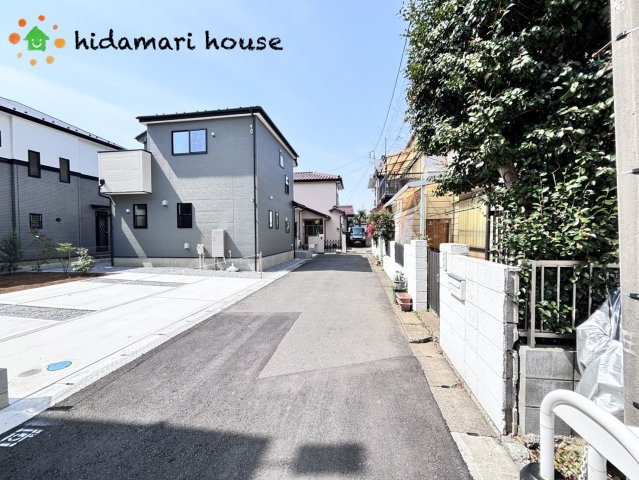 上尾市大谷本郷　第1　未入居住宅　ファーストタウン01の前面道路含む現地写真|北側　4ｍ道路