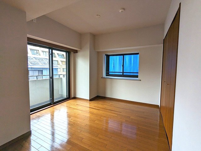 コスモ上野ロイヤルフォルムの設備|13.6帖洋室