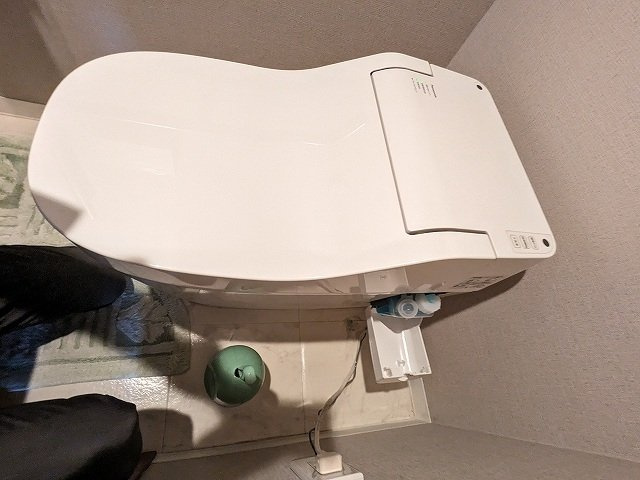 コスモ上野ロイヤルフォルムの設備|タンクレス温水洗浄便座、洗浄液タンク付きで自動洗浄