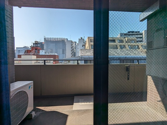 コスモ上野ロイヤルフォルムの設備|日当り眺望良好なワイドバルコニー