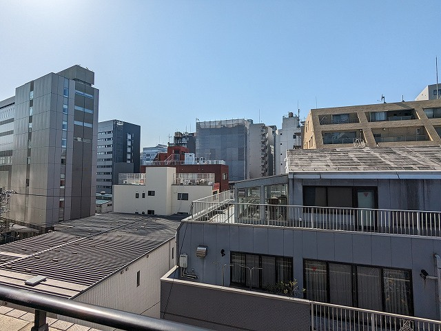 コスモ上野ロイヤルフォルムの設備|日当り眺望良好なワイドバルコニー