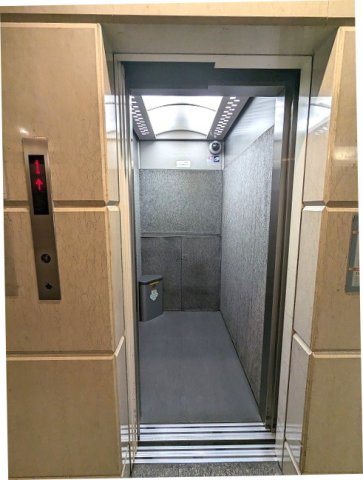 コスモ上野ロイヤルフォルムの設備|防犯カメラ付セキュリティエレベーター