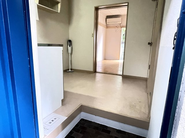 昭島市福島町の賃貸マンションの玄関