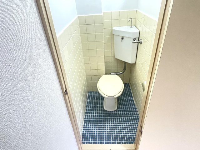 昭島市福島町の賃貸マンションのトイレ