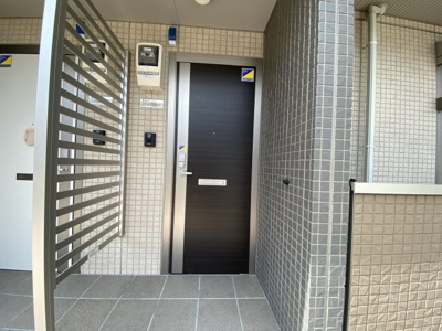 【玄関】 | ロイヤルタウン篠山口B棟