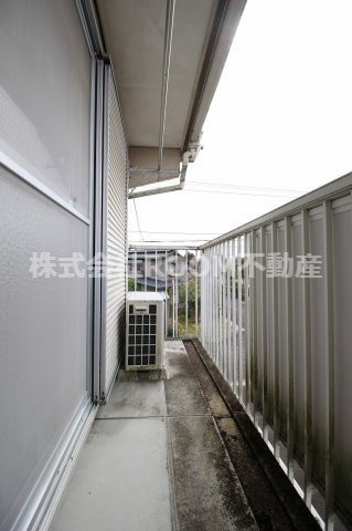 セゾンコーポ都原のバルコニー|外からの目が気にならないバルコニーで洗濯物が干せます