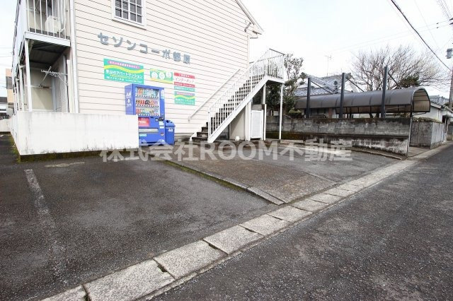 セゾンコーポ都原の駐車場|駐車場に車を止められます