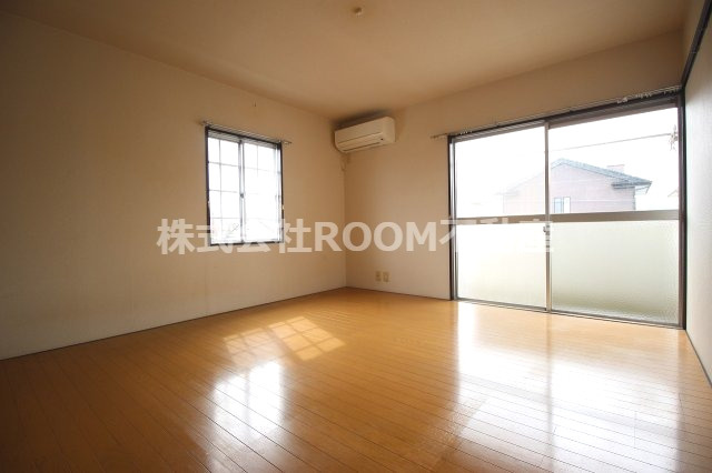 セゾンコーポ都原の洋室|スタンダードな洋室です