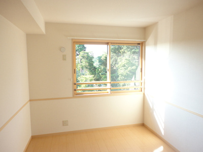 【居間・リビング】 | リビングタウン常盤公園B棟 | こちらのリビングで趣味の時間をお楽しみください