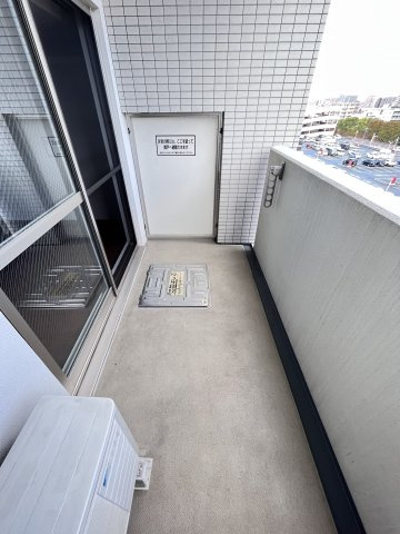 大阪市城東区成育２丁目の賃貸マンションのバルコニー
