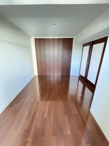 大阪市城東区成育２丁目の賃貸マンションの寝室
