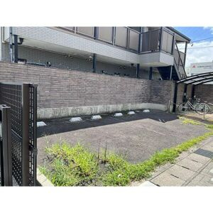 ベルウッドハイムⅡの駐車場