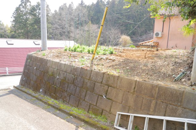 【外観】 | 土地の面積＝住宅面積ではありません。建ぺい率の問題などで、土地のある場所によって住宅を建てられる面積は限られています。高さもしかり、「土地」という言葉の中には、建築条件も含まれると考えておきましょう。