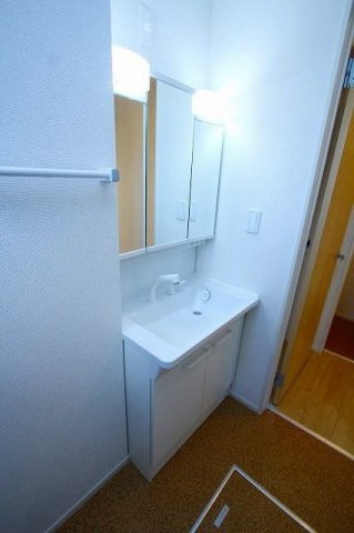 レイナの洗面所|明るい洗面所です