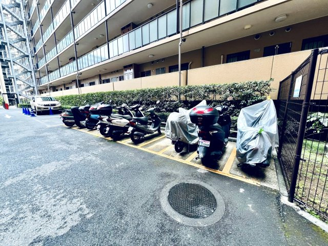 ライオンズステージキャピタルイーストのその他共用部分|バイク置き場①