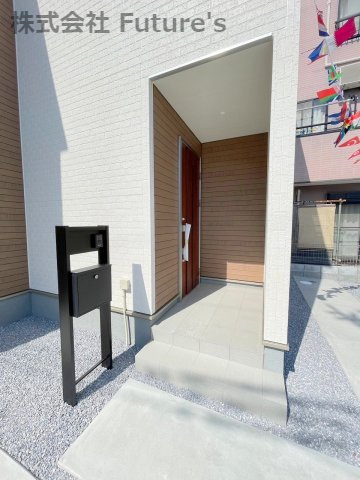 三郷市戸ケ崎3丁目　新築戸建　全7棟　1号棟のエントランス|玄関アプローチです