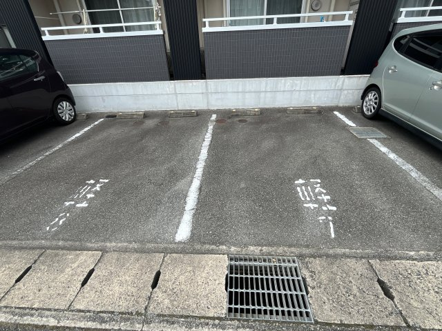 ヴィンチェロの駐車場