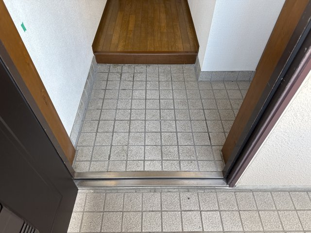 ハイツASAHIの玄関