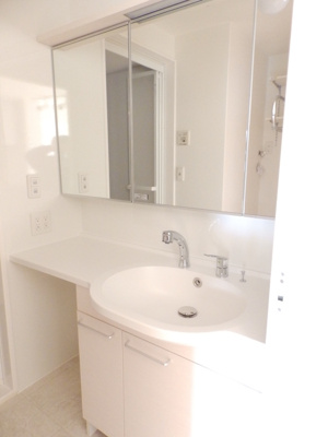 【洗面所】 | 恩田ヒルズ | 広い洗面スペース