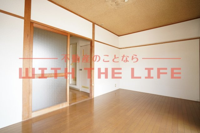 石村ビル【キャッシュバック対象物件】の居間・リビング|居間です