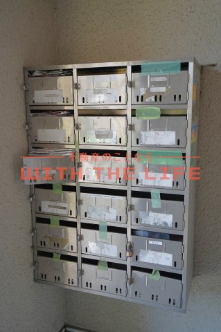 石村ビル【キャッシュバック対象物件】のエントランス|ゆとりのあるエントランスです