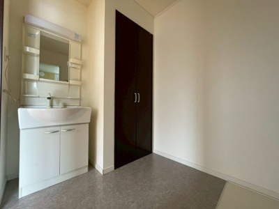 【洗面所】 | レーヴ グランディス B