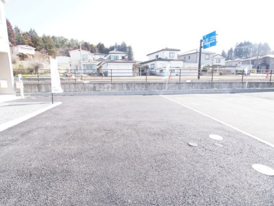 【駐車場】 | Cradle garden　二本松市油井　第4　2号棟 | 出し入れしやすい駐車場です♪