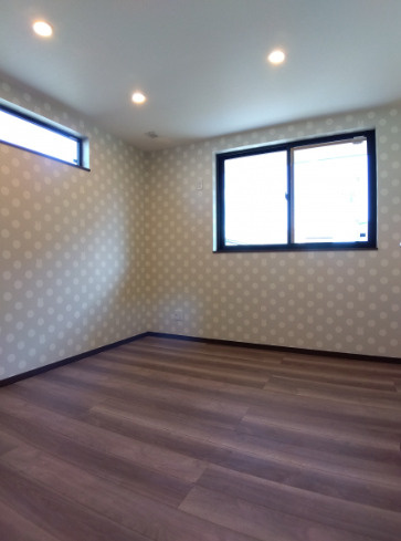 八戸市大字大久保字袖ノ沢の洋室