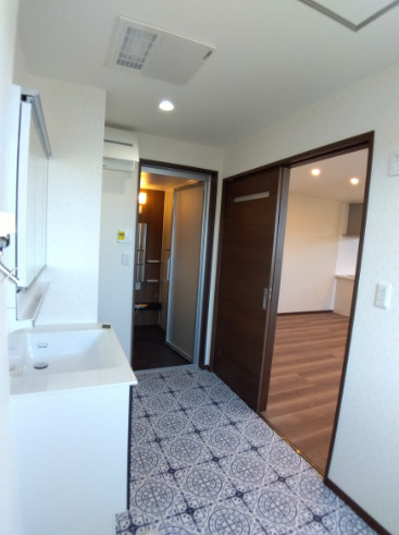 八戸市大字大久保字袖ノ沢のランドリースペース