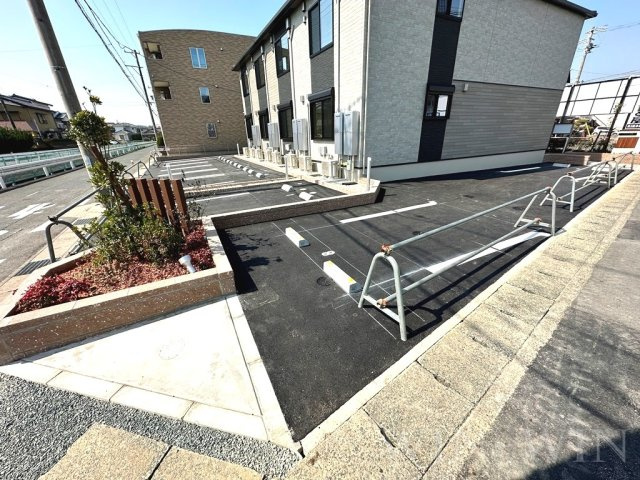 フリーデンハイム中浜の駐車場