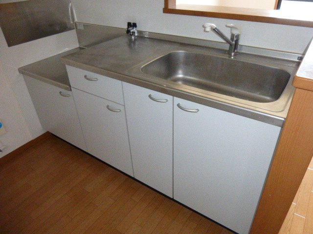 ファミール砂子A棟のキッチン