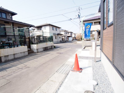 【前面道路含む現地写真】 | Blooming　Garden　御山中屋敷　1号棟