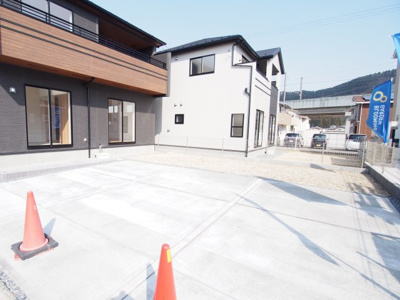 【駐車場】 | Blooming　Garden　御山中屋敷　1号棟