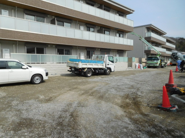 オカバ姫路青山シャーメゾン A棟の駐車場