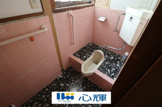 【トイレ】 | 宇部市五十目山町 中古2階建（5LDK） | 1Fトイレです。