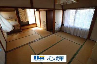 【和室】 | 宇部市五十目山町 中古2階建（5LDK） | 2階の和室です。開放して広々と使用できます。