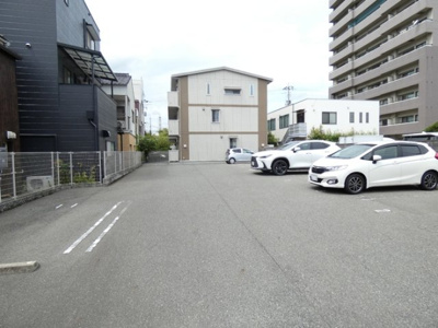 【駐車場】 | リバーパーク新天町 | 駐車場です