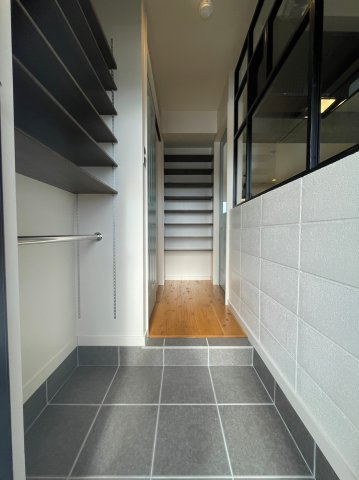 第2マンションみやさとの玄関