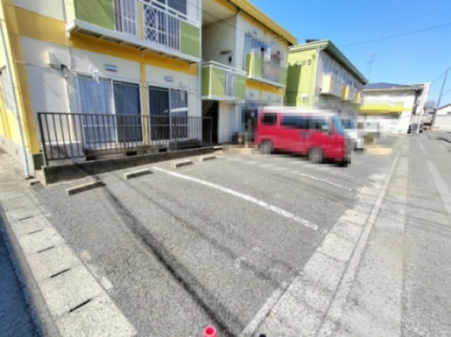 咲花ハイツ２の駐車場|駐車場完備です