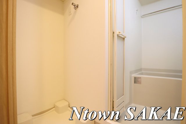 【シャワールーム】 | プレサンス栄ライズ | すっきりとしたシャワールームです