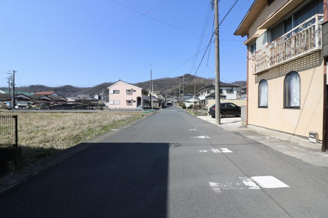 足利市西砂原後町の売地の前面道路含む現地写真