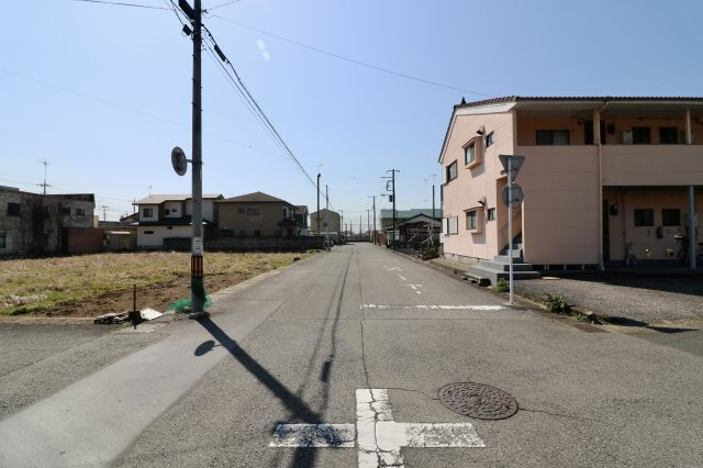 足利市西砂原後町の売地の前面道路含む現地写真