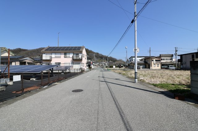 足利市西砂原後町の売地の前面道路含む現地写真