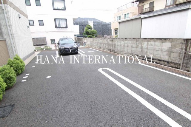 for you 新浦安の駐車場