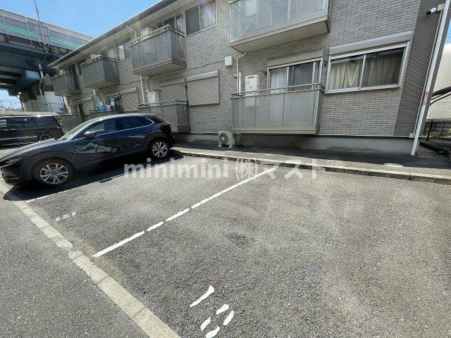 グランシャリオの駐車場