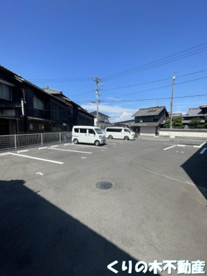 【駐車場】 | フレスコ | 駐車場があるので、車を買う予定の方も安心です