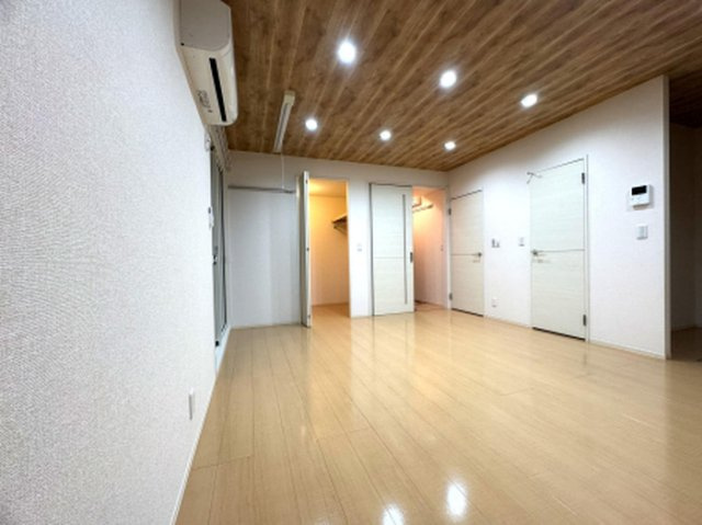 あーばんはいつ神前　A棟の洋室