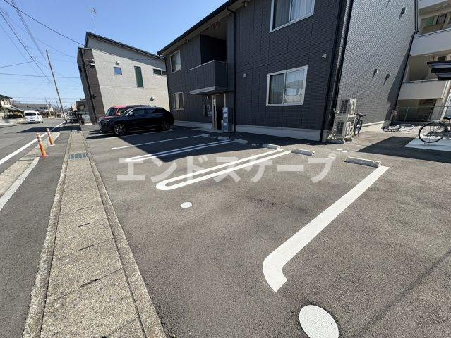 レイロックの駐車場|高崎、前橋のお部屋探しはエンドスケープまで！お客様の理想お聞かせ下さい♪