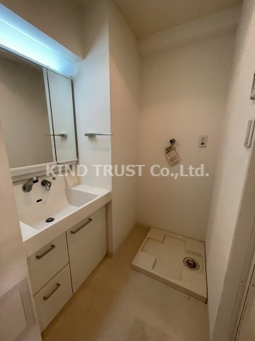 クレグラン北梅田の洗面所|脱衣スペースもあります