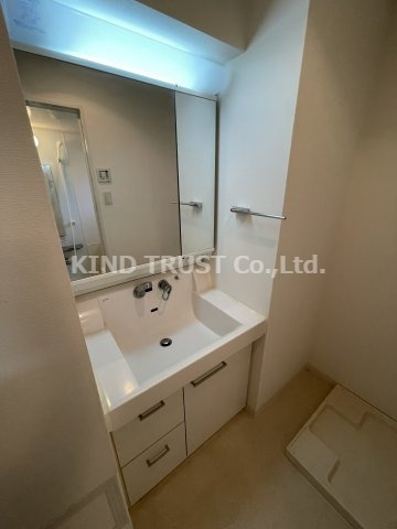 クレグラン北梅田の独立洗面台|独立洗面台あり、毎朝おしゃれに忙しい女性の方におすすめです